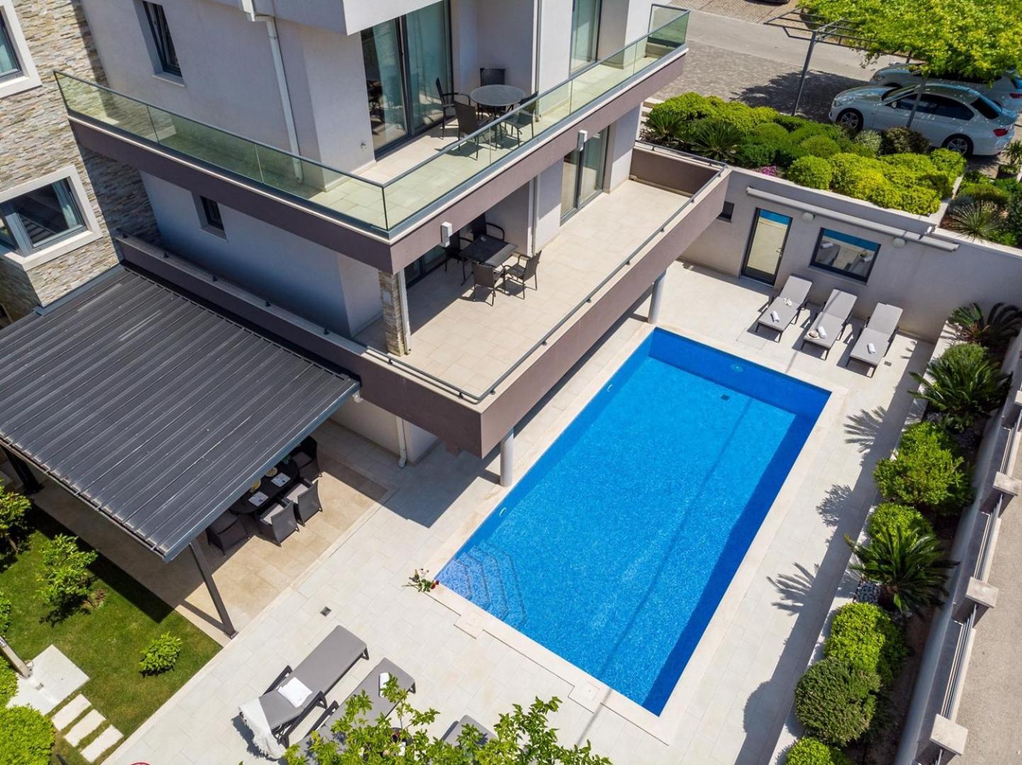 Luxury Villa Lucas With Heated Pool, Whirlpool, Sauna, 14 Pax Podstrana Eksteriør billede