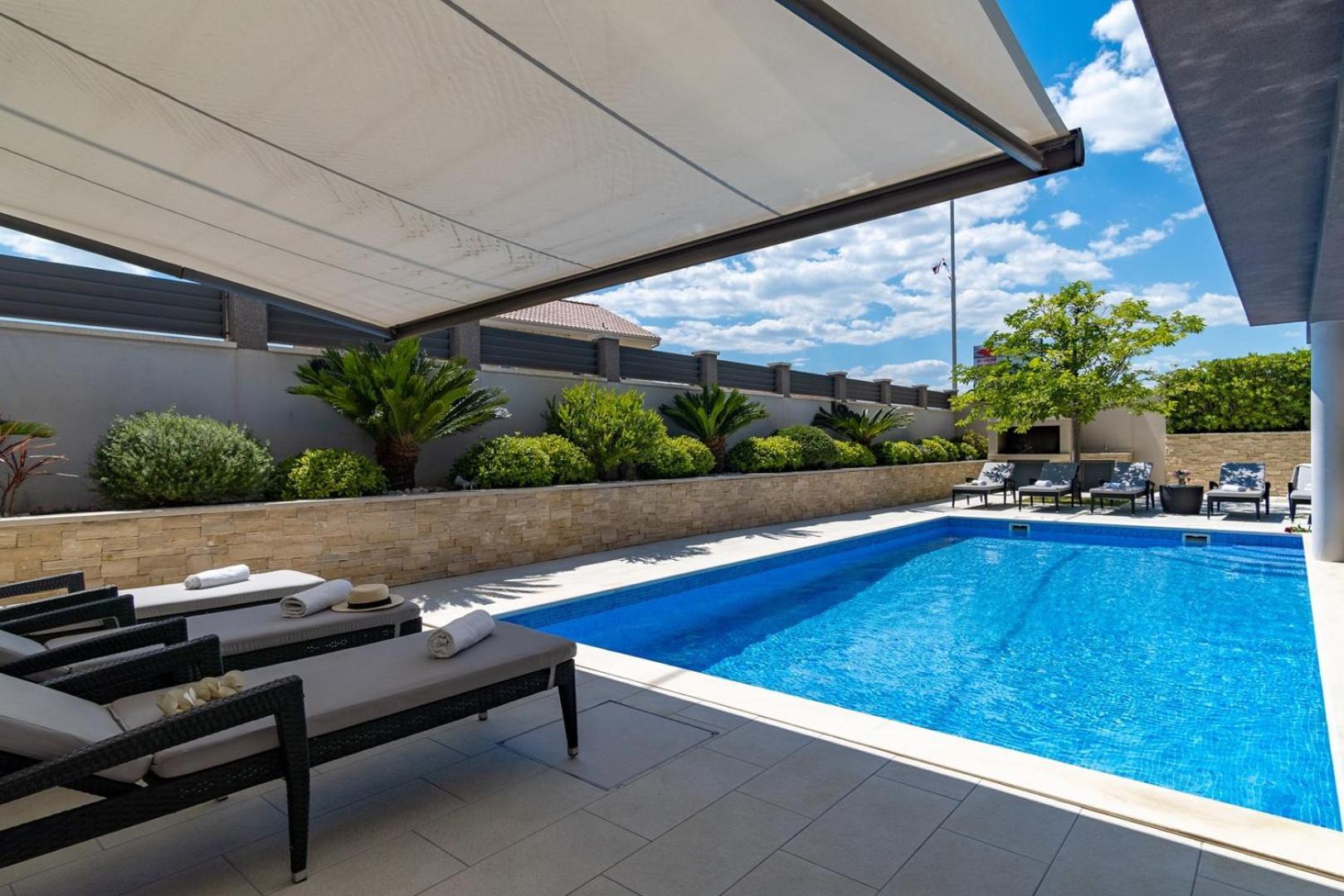 Luxury Villa Lucas With Heated Pool, Whirlpool, Sauna, 14 Pax Podstrana Eksteriør billede