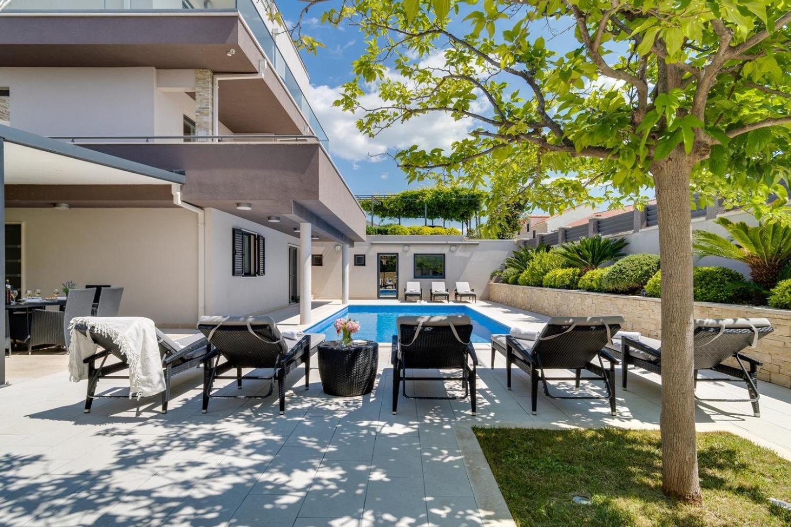 Luxury Villa Lucas With Heated Pool, Whirlpool, Sauna, 14 Pax Podstrana Eksteriør billede