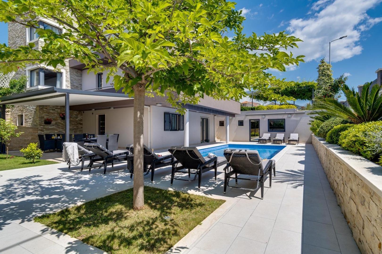 Luxury Villa Lucas With Heated Pool, Whirlpool, Sauna, 14 Pax Podstrana Eksteriør billede