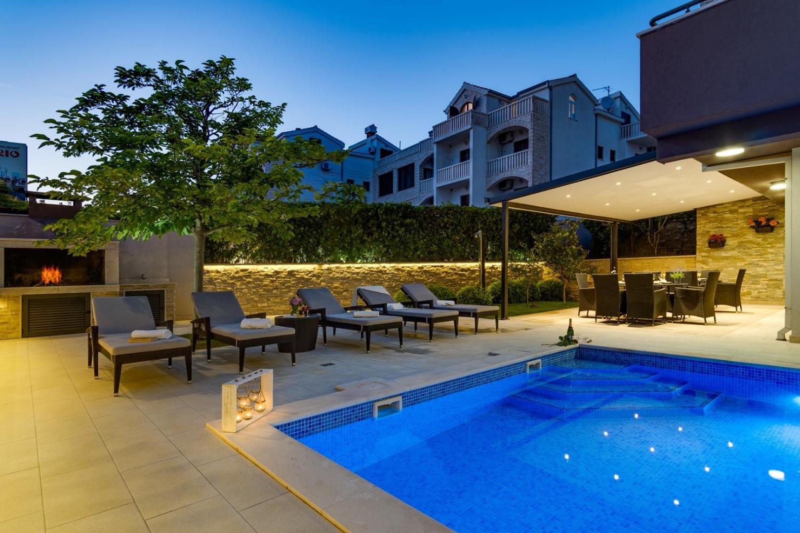 Luxury Villa Lucas With Heated Pool, Whirlpool, Sauna, 14 Pax Podstrana Eksteriør billede