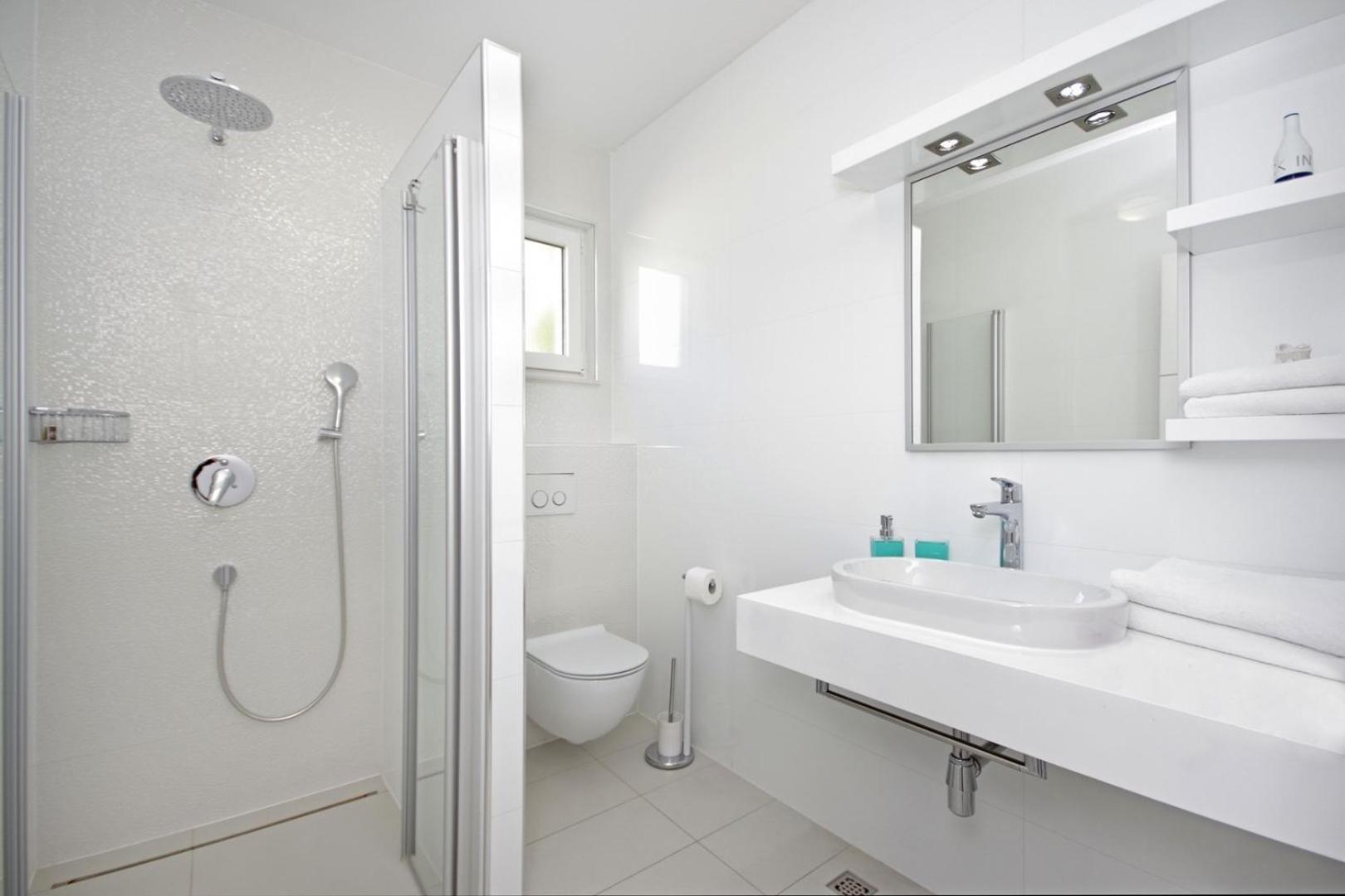 Luxury Villa Lucas With Heated Pool, Whirlpool, Sauna, 14 Pax Podstrana Eksteriør billede