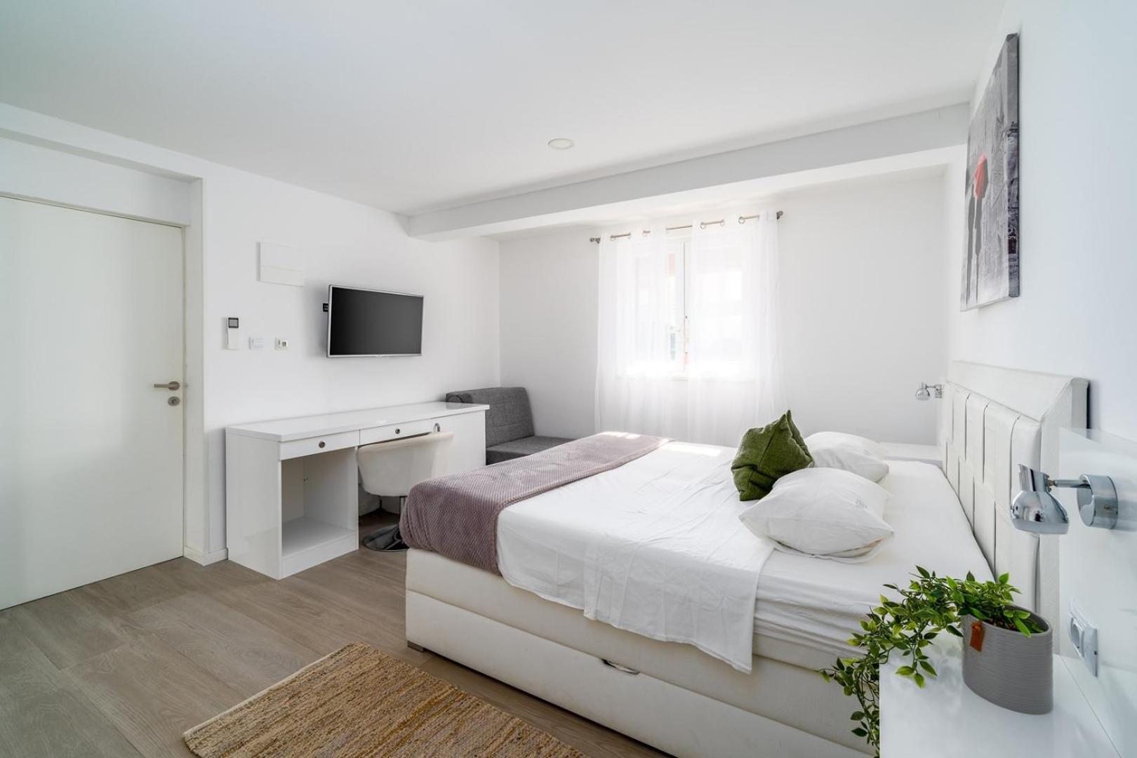 Luxury Villa Lucas With Heated Pool, Whirlpool, Sauna, 14 Pax Podstrana Eksteriør billede