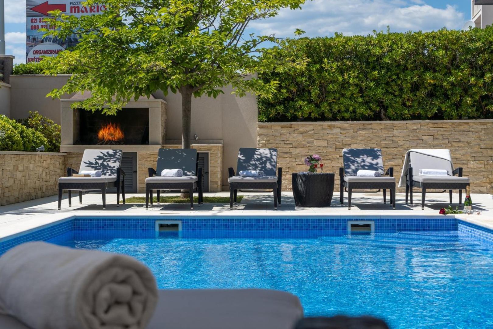 Luxury Villa Lucas With Heated Pool, Whirlpool, Sauna, 14 Pax Podstrana Eksteriør billede